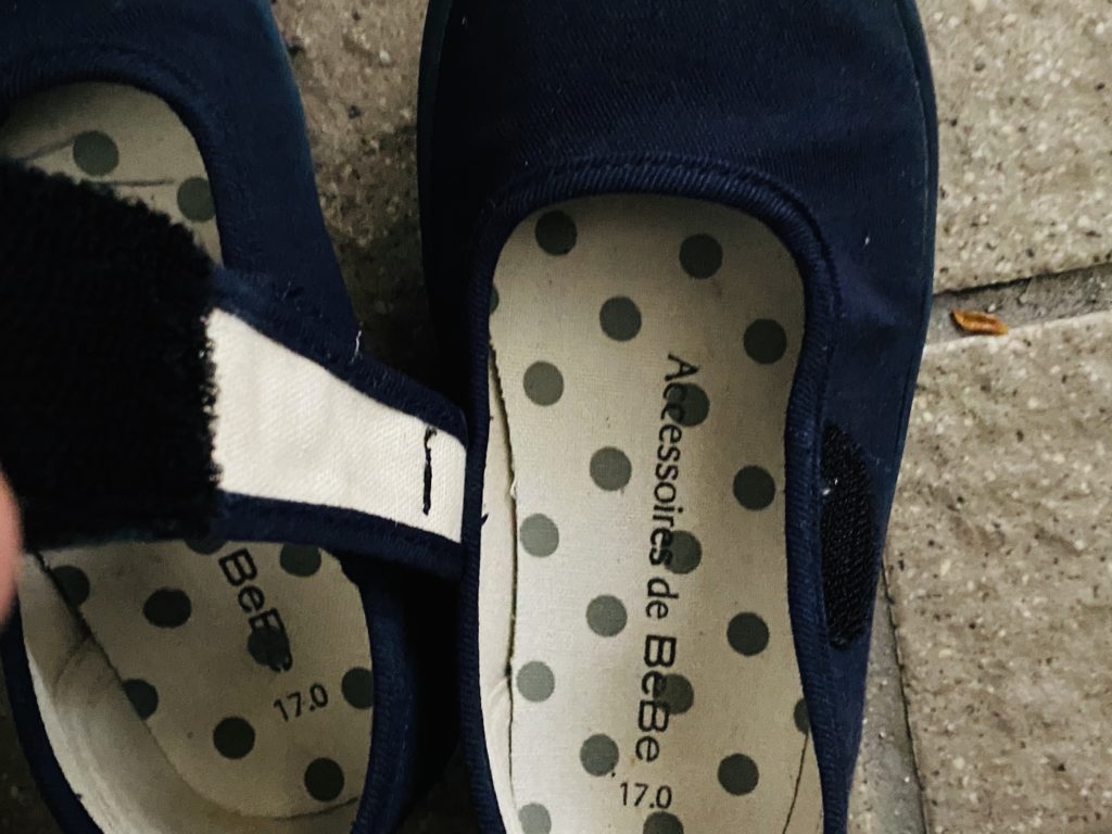 BEBEのリボン付バレエシューズの中敷